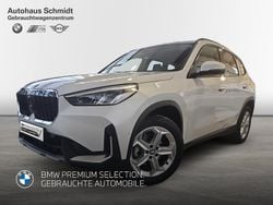 Mineralweiß Gebraucht 2024 BMW X1 Comfort Edition SUV | 34.520 € (Superpreis)