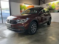 Braun Gebraucht 2021 VW Tiguan Life SUV | 25.490 € (Superpreis)