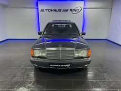 Blauschwarz metallic (199) Gebraucht 1990 Mercedes 190 Limousine | 19.999 €