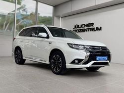 Weiß Gebraucht 2016 Mitsubishi Outlander P-HEV Plus SUV | 15.490 € (Fairer Preis)