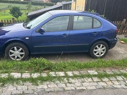 Violet Gebraucht 2003 Seat Leon Limousine | 4.000 €