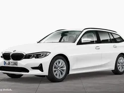 Alpinweiß uni Gebraucht 2021 BMW 320 Advantage Kombi | 27.910 € (Fairer Preis)
