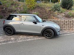 Grau Gebraucht 2017 Mini ONE Kleinwagen | 10.700 € (Fairer Preis)