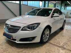 Weiß Gebraucht 2014 Opel Insignia Limousine | 5.300 € (Fairer Preis)