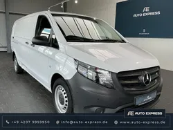 Weiß (arktikweiss) Gebraucht 2024 Mercedes Vito Van / Kleinbus | 30.346 € (Superpreis)