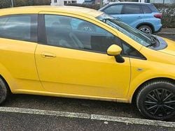 Gelb Gebraucht 2009 Fiat Grande Punto Kleinwagen | 1.400 € (Guter Preis)