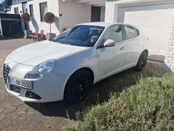 Weiß Gebraucht 2010 Alfa Romeo Giulietta Kleinwagen | 9.900 € (Teuer)