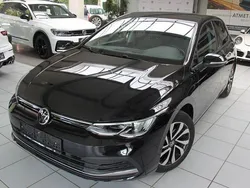 Schwarz Gebraucht 2021 VW Golf VIII Active Limousine | 19.690 € (Guter Preis)