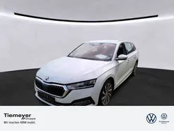 Weiß Gebraucht 2021 Skoda Octavia Style Kombi | 22.770 € (Fairer Preis)