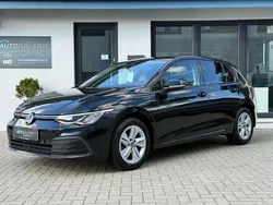 Schwarz Gebraucht 2020 VW Golf VIII Life Limousine | 18.980 € (Fairer Preis)