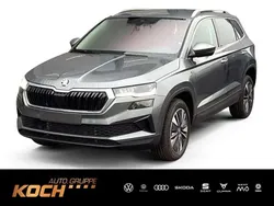 Graphitegrau metallic Gebraucht 2025 Skoda Karoq Drive SUV | 38.930 € (Fairer Preis)