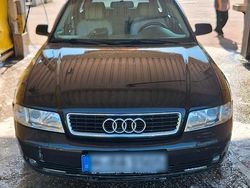 Schwarz Gebraucht 2001 Audi A4 Kombi | 1.400 €