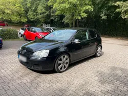 Schwarz Gebraucht 2005 VW Golf V Kleinwagen | 3.650 € (Etwas zu teuer)