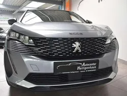 Grau Gebraucht 2023 Peugeot 3008 Allure SUV | 18.980 € (Superpreis)