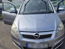 Silber Gebraucht 2006 Opel Zafira Van / Kleinbus | 1.600 € (Etwas zu teuer)