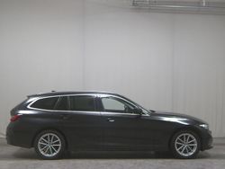 Schwarz Gebraucht 2023 BMW 318 Shadowline Kombi | 22.280 € (Superpreis)