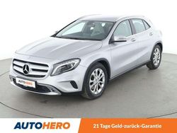 Polarsilber Gebraucht 2016 Mercedes GLA250 Urban SUV | 21.890 € (Fairer Preis)