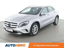 Polarsilber Gebraucht 2016 Mercedes GLA250 Urban SUV | 21.890 € (Fairer Preis)
