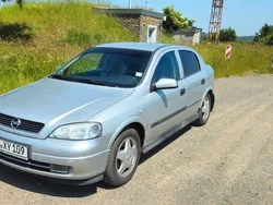Silber Gebraucht 1999 Opel Astra Elegance Limousine | 1.600 € (Fairer Preis)