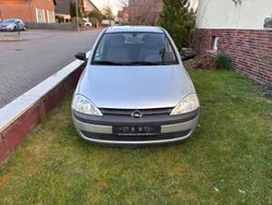Silber Gebraucht 2001 Opel Corsa Kleinwagen | 2.200 € (Etwas zu teuer)