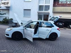 Weiß Gebraucht 2011 Citroën C4 Tendance Limousine | 4.600 € (Superpreis)