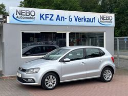 Silber Gebraucht 2015 VW Polo Comfortline Kleinwagen | 7.100 €