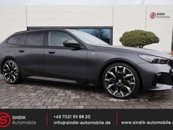 Frozen deep grey metallic Gebraucht 2024 BMW 520 Performance Kombi | 61.980 € (Teuer)
