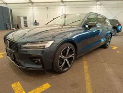 Denim blue / metallic Gebraucht 2024 Volvo V60 Plus Kombi | 39.400 € (Fairer Preis)