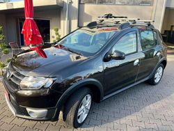 Schwarz Gebraucht 2016 Dacia Sandero Stepway SUV | 7.980 € (Fairer Preis)