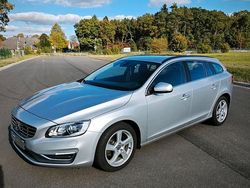 Silber Gebraucht 2014 Volvo V60 Kombi | 14.999 € (Etwas zu teuer)