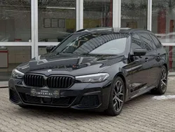 Carbonschwarz metallic Gebraucht 2021 BMW 530 M Sport Kombi | 41.800 € (Fairer Preis)