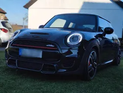 Grün Gebraucht 2017 Mini Cooper Kleinwagen | 24.600 €