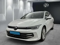 Pure white Gebraucht 2024 VW Golf VIII Business Kombi | 29.880 € (Fairer Preis)