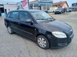 Schwarz Gebraucht 2008 Skoda Fabia Kleinwagen | 1.750 €