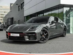 Aventuringrünmetallic Neu 2025 Porsche Panamera 4 Limousine | 165.490 € (Etwas zu teuer)