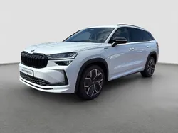 Weiß Gebraucht 2025 Skoda Kodiaq SportLine SUV | 49.282 € (Fairer Preis)