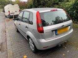 Silber Gebraucht 2002 Ford Fiesta Kleinwagen | 700 €