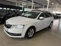 Weiß Gebraucht 2018 Skoda Octavia Style Kombi | 21.490 €