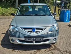 Grau Gebraucht 2008 Dacia Logan Lauréate Limousine | 3.999 € (Teuer)
