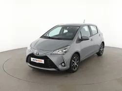 Grau Gebraucht 2018 Toyota Yaris Team Limousine | 12.690 € (Etwas zu teuer)