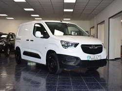 Weiß Gebraucht 2020 Opel Combo Edition Van / Kleinbus | 8.870 € (Fairer Preis)