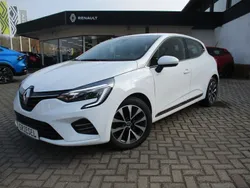 Weiß Gebraucht 2021 Renault Clio V Intens Limousine | 14.990 € (Fairer Preis)