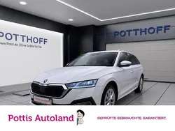 Weiss Gebraucht 2023 Skoda Octavia Style Kombi | 24.222 € (Guter Preis)