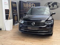 Deep black perleffek (metallic) Gebraucht 2021 VW Tiguan United SUV | 24.699 € (Fairer Preis)