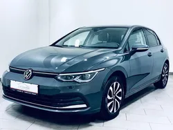 Grau Gebraucht 2022 VW Golf VIII Active Limousine | 16.880 € (Fairer Preis)