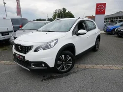 Weiß Gebraucht 2018 Peugeot 2008 Allure SUV | 13.950 € (Etwas zu teuer)