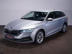 Silver metallic Gebraucht 2023 Skoda Octavia Style Limousine | 20.640 € (Superpreis)