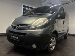 Grau Gebraucht 2011 Opel Vivaro Design Edition Van / Kleinbus | 9.990 € (Fairer Preis)