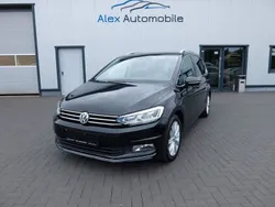 Schwarz Gebraucht 2016 VW Touran Highline Van / Kleinbus | 9.900 €