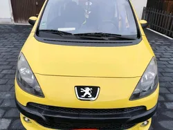 Gelb Gebraucht 2005 Peugeot 1007 Kleinwagen | 3.200 € (Etwas zu teuer)